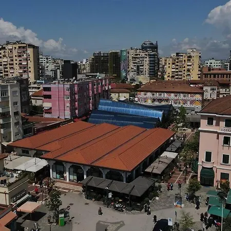 Central Apartment * 티라나