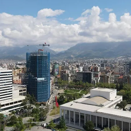 아파트 Central Apartment