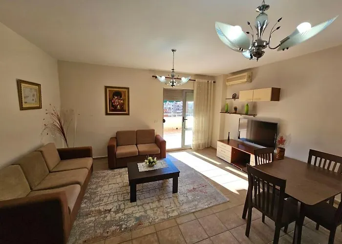 Central Apartment * 地拉那